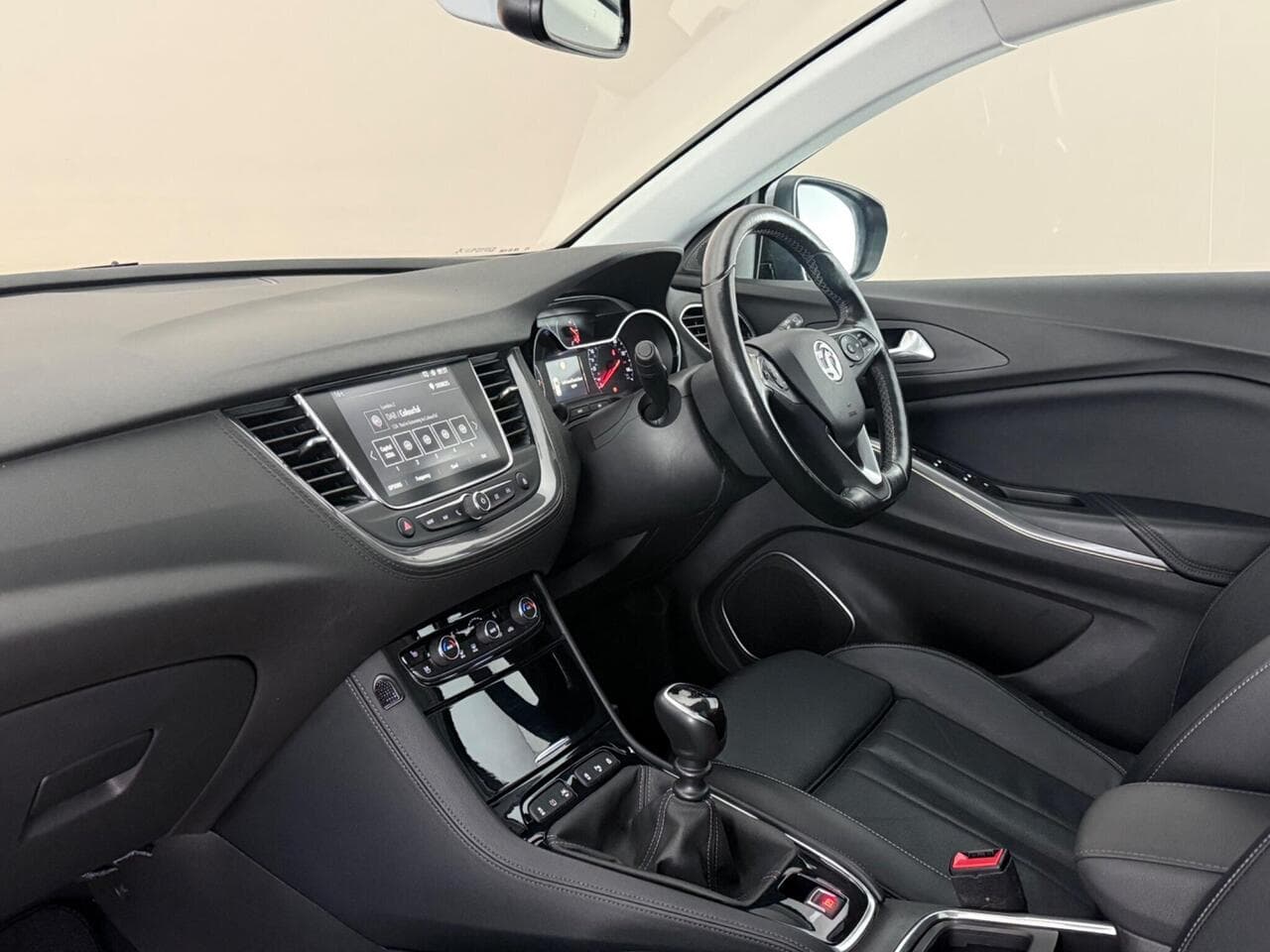 Vauxhall Grandland X thumbnail Interior Front