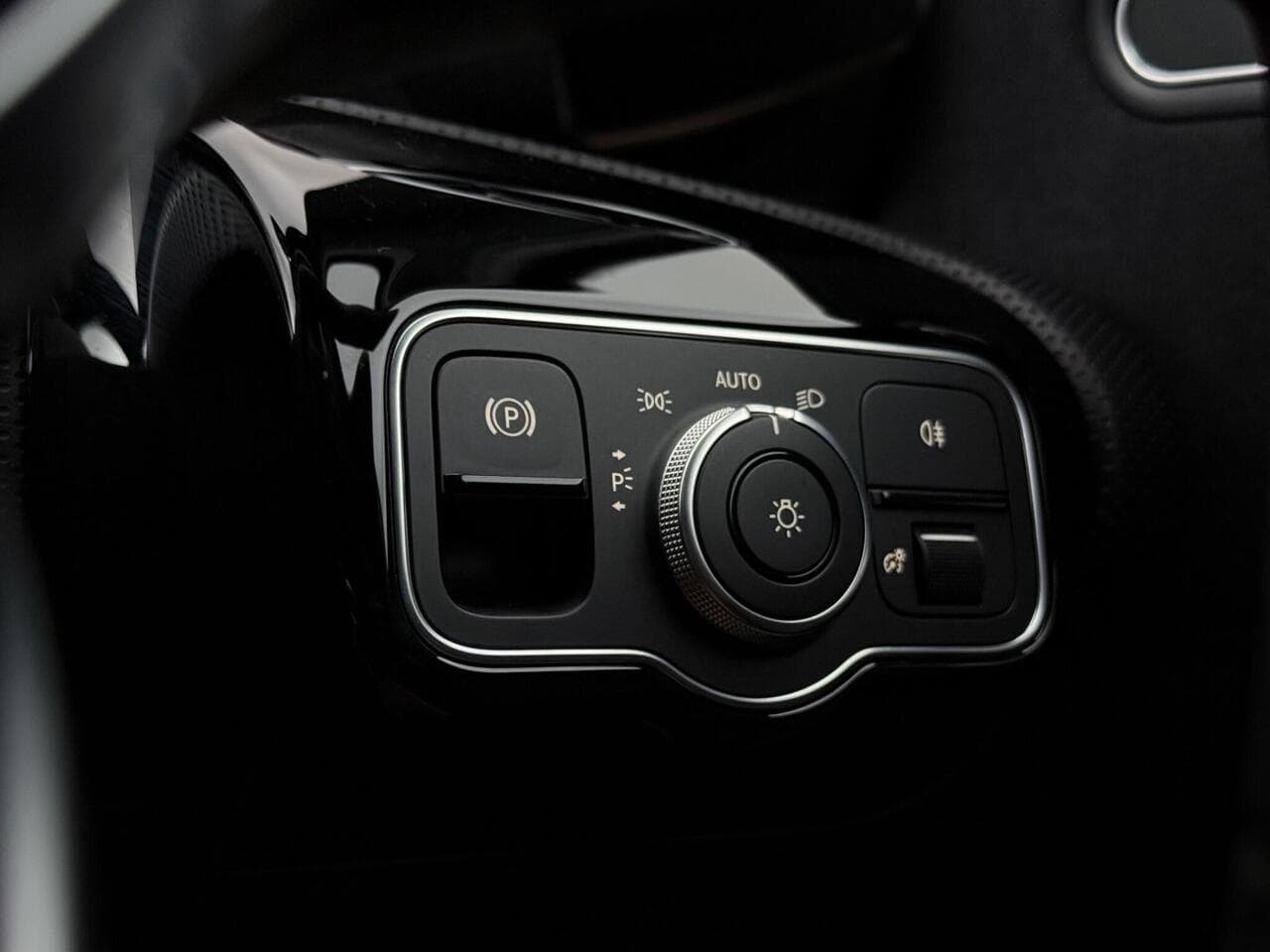 Mercedes-Benz A Class thumbnail Misc Controls