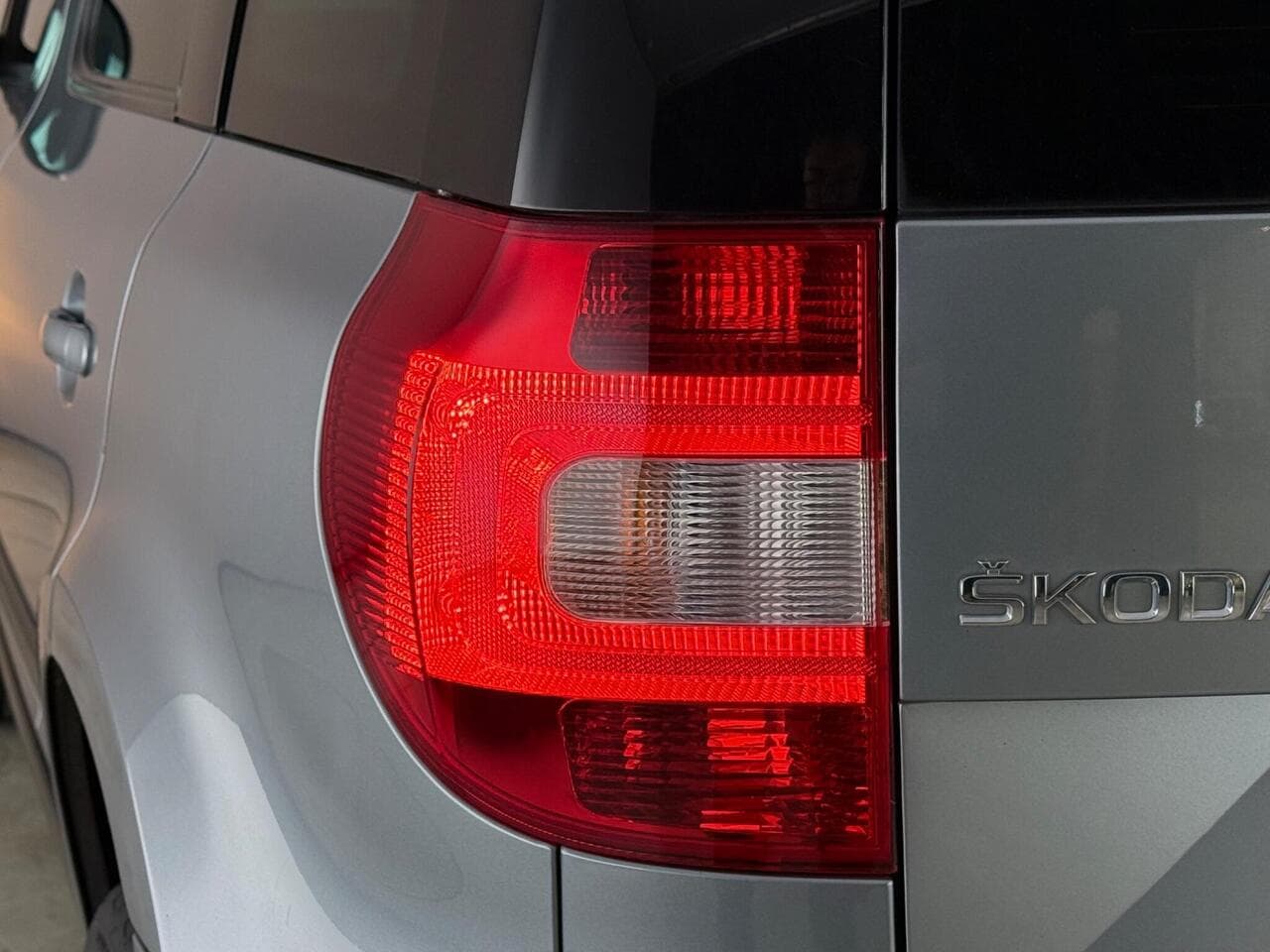 Skoda Yeti thumbnail Lights Rear