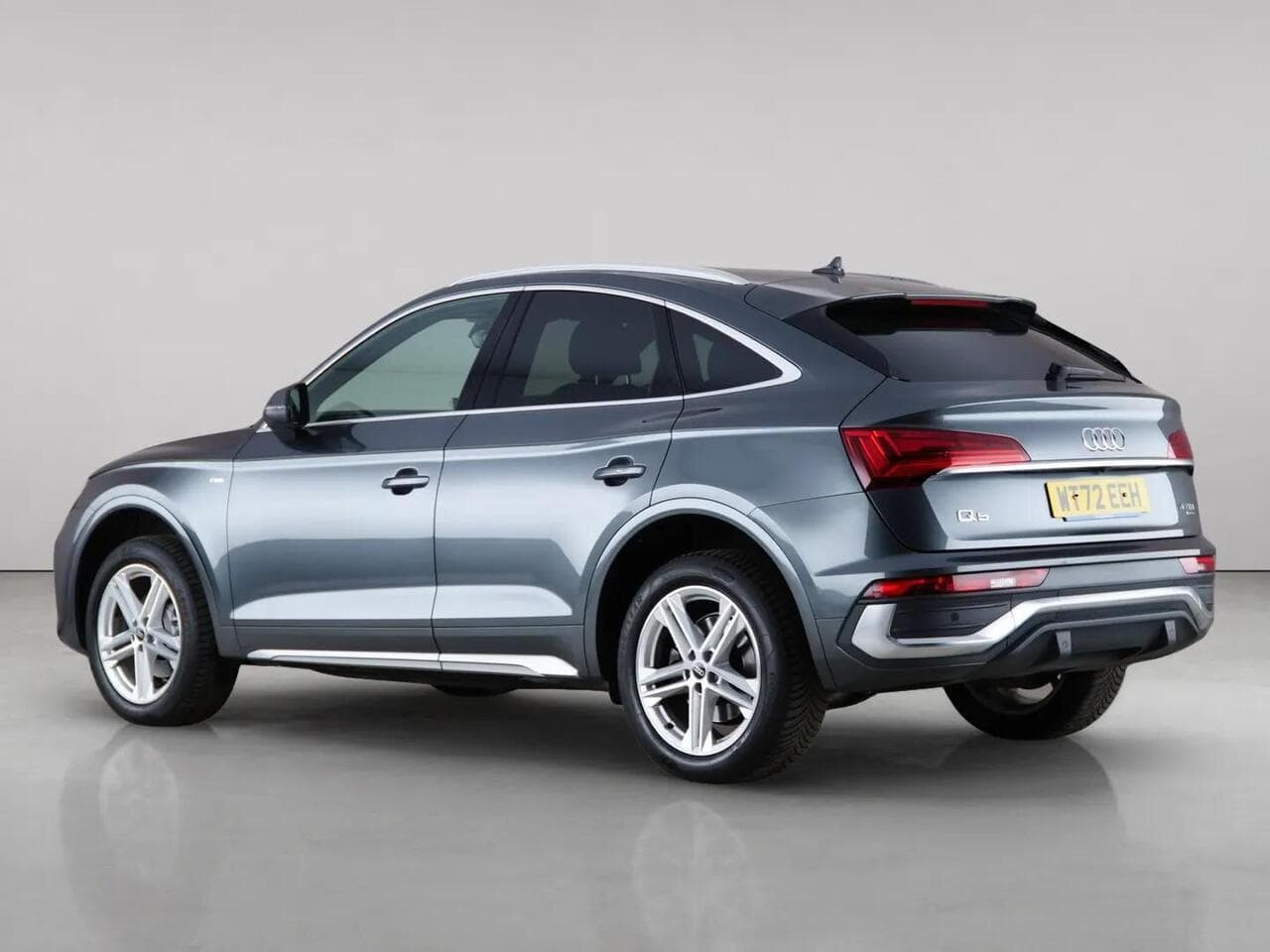 Audi Q5 thumbnail Rear Left