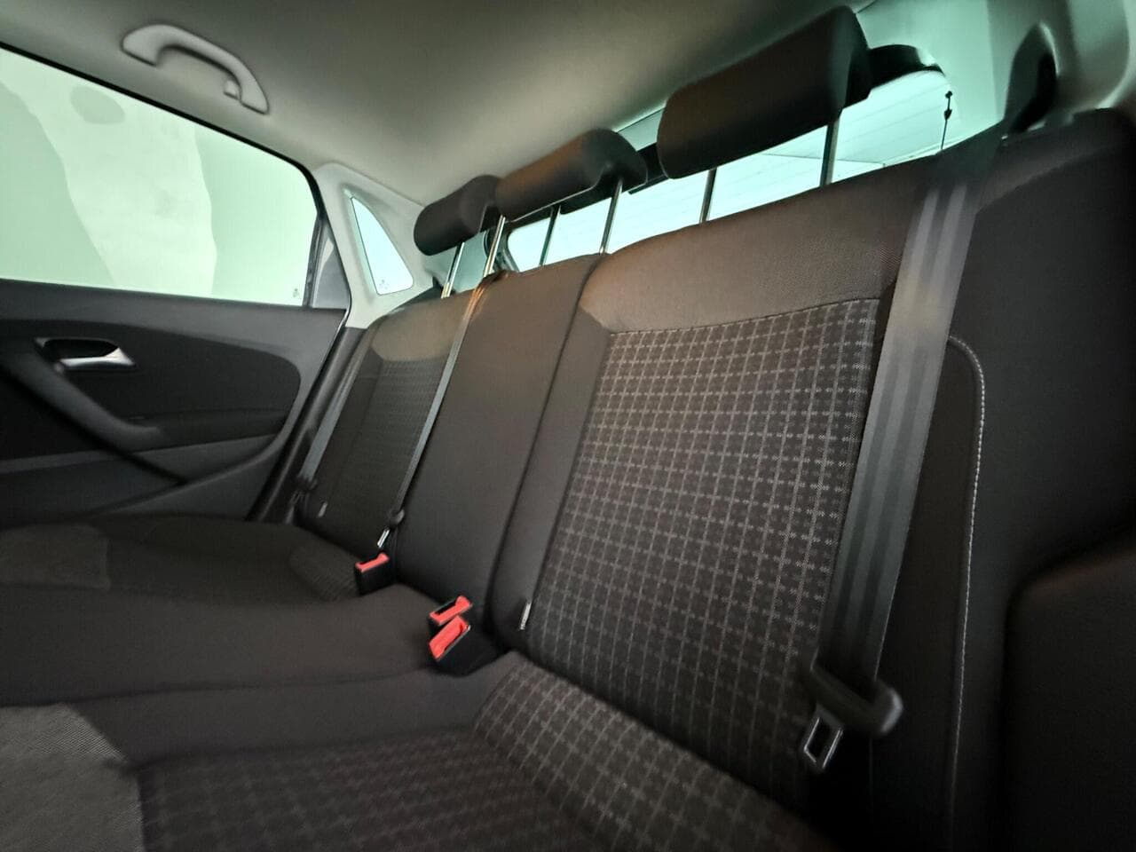 Volkswagen Polo thumbnail Seats Rear