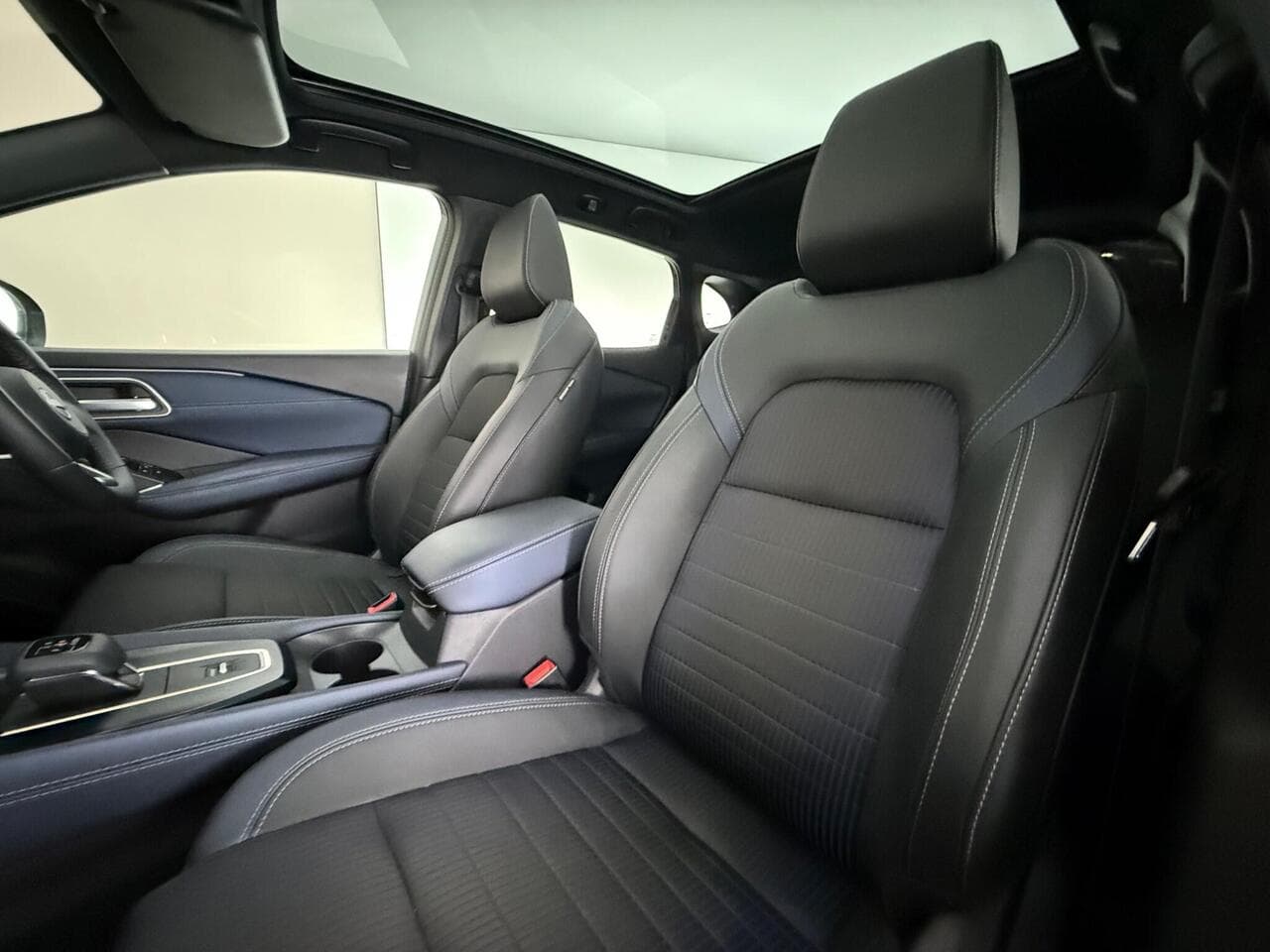 Nissan Qashqai thumbnail Seat Front Passenger