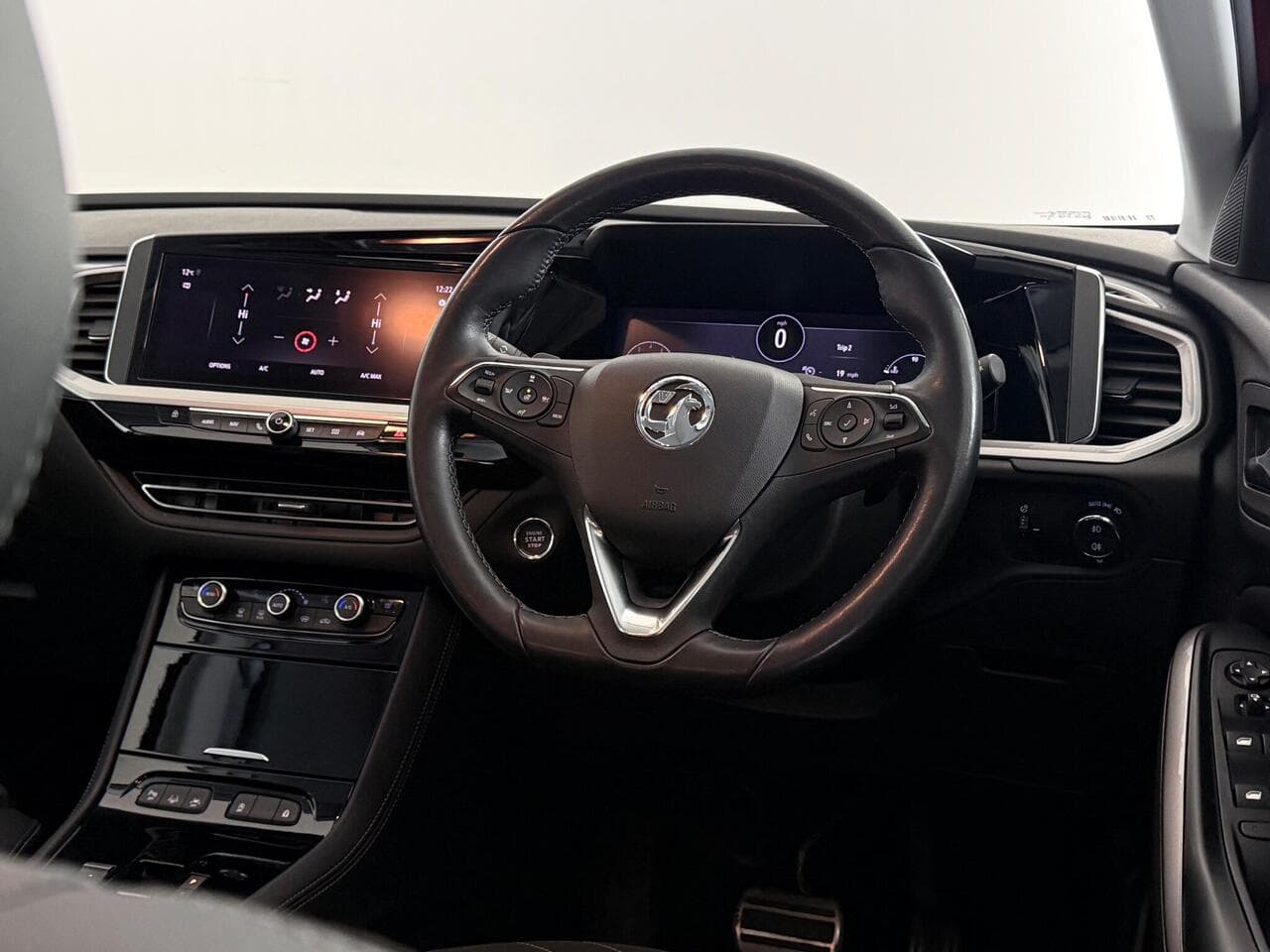 Vauxhall Grandland thumbnail Steering Wheel