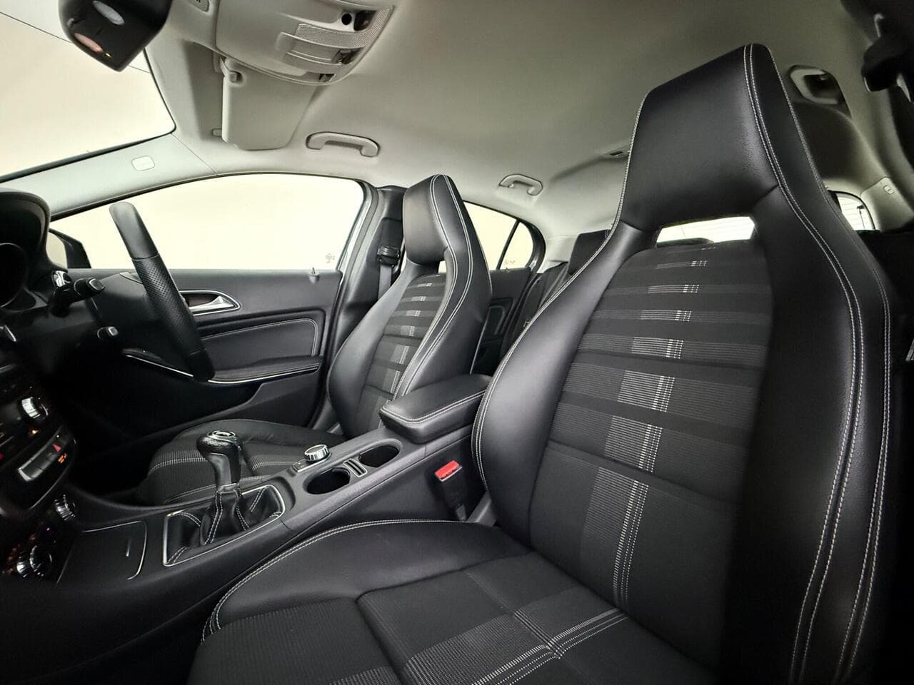 Mercedes-Benz GLA thumbnail Seat Front Passenger
