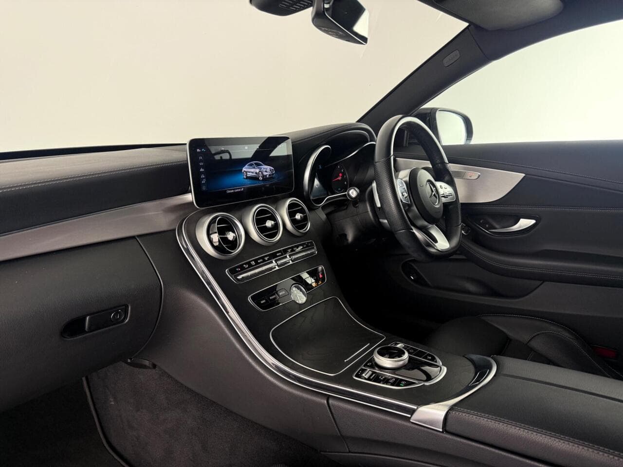 Mercedes-Benz C Class thumbnail Interior Front