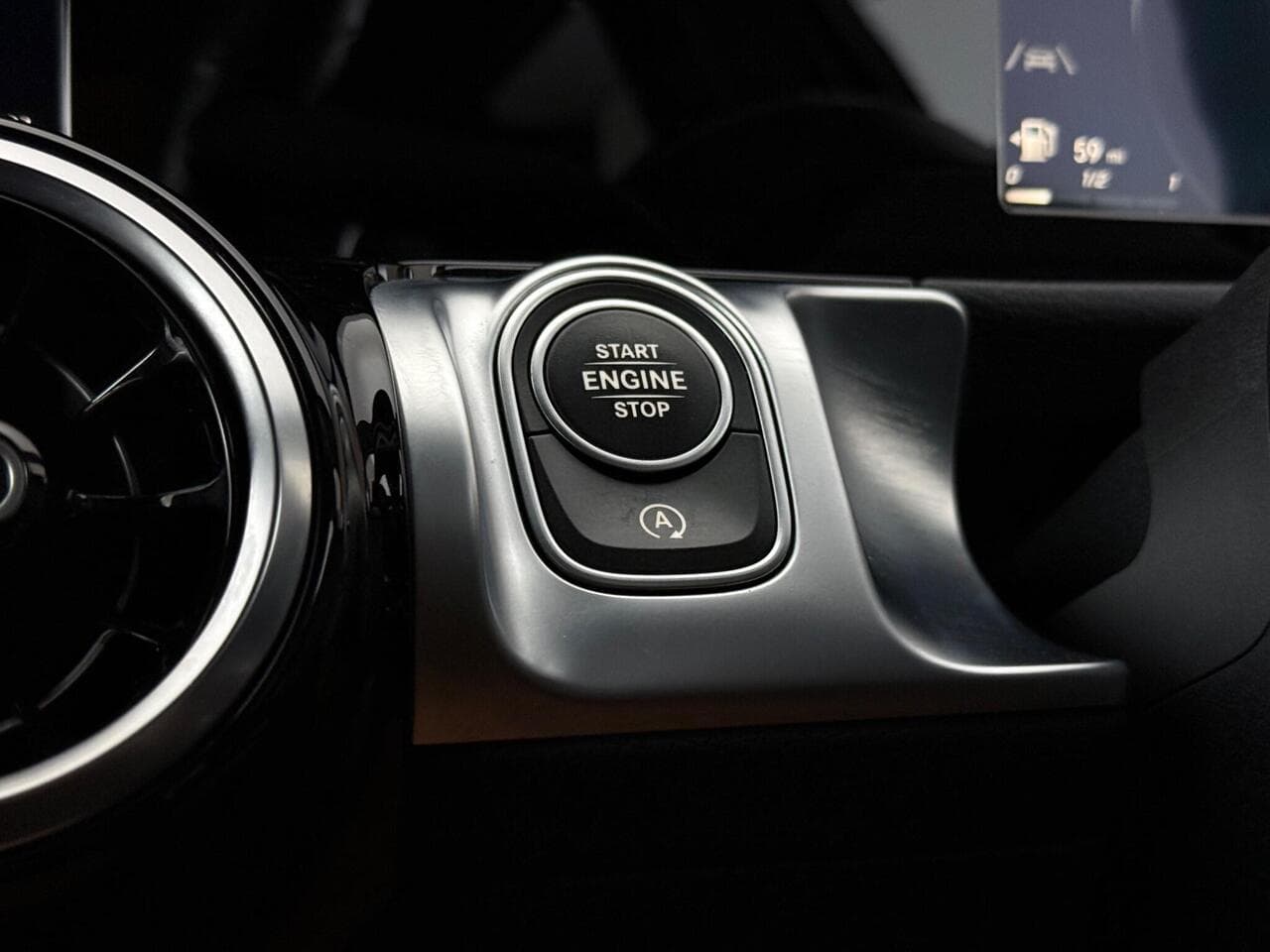 Mercedes-Benz GLB thumbnail Misc Controls