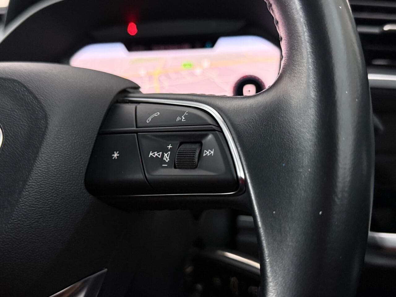 Audi Q3 thumbnail Misc Controls