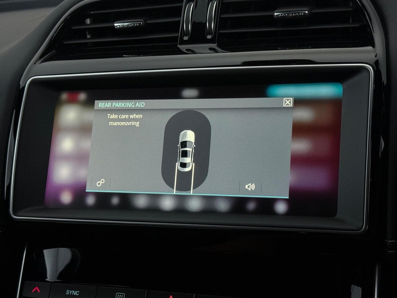 Jaguar XE thumbnail Infotainment System