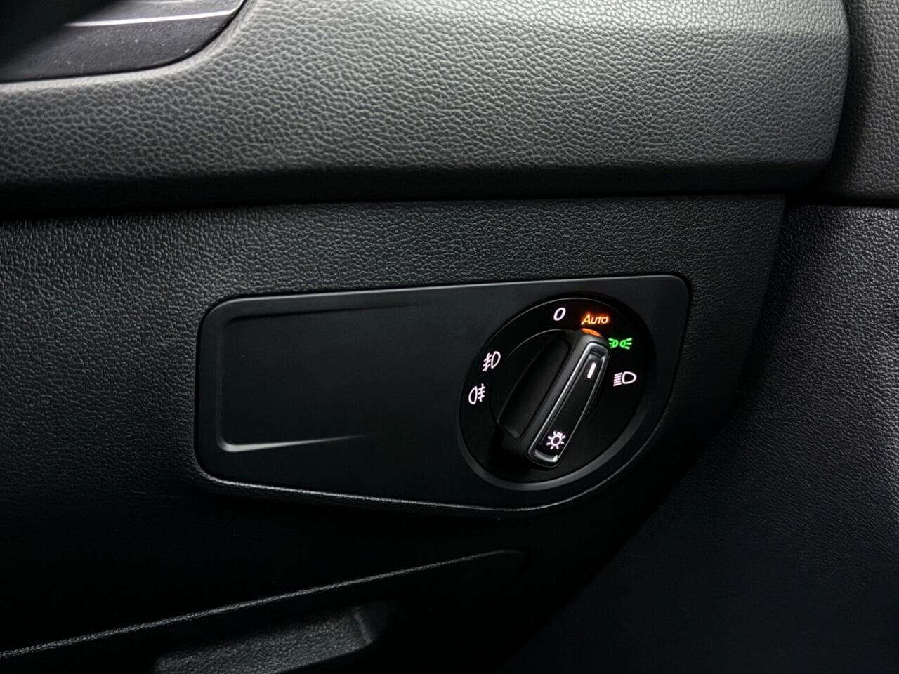 Volkswagen Tiguan thumbnail Misc Controls