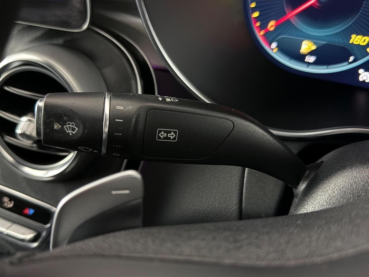 Mercedes-Benz GLC thumbnail Misc Controls
