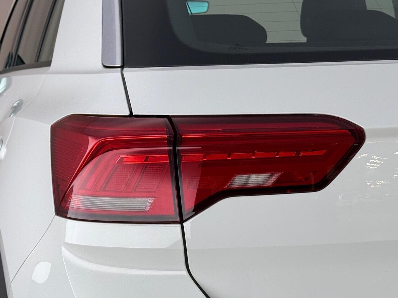 Volkswagen T-Roc thumbnail Lights Rear