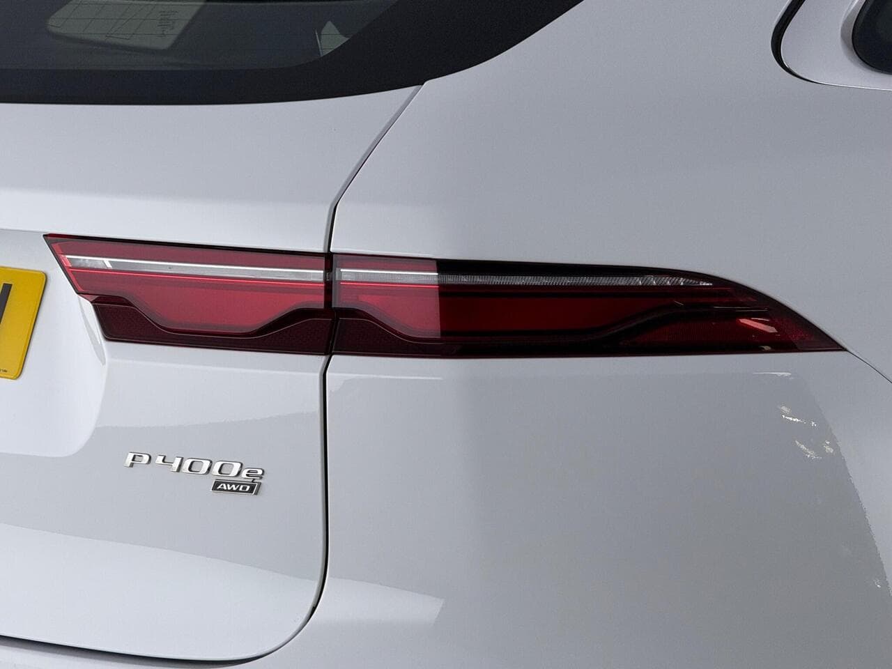Jaguar F-PACE thumbnail Lights Rear