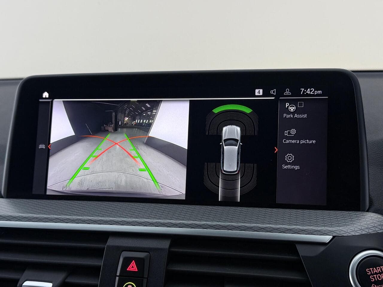 BMW X3 thumbnail Infotainment System