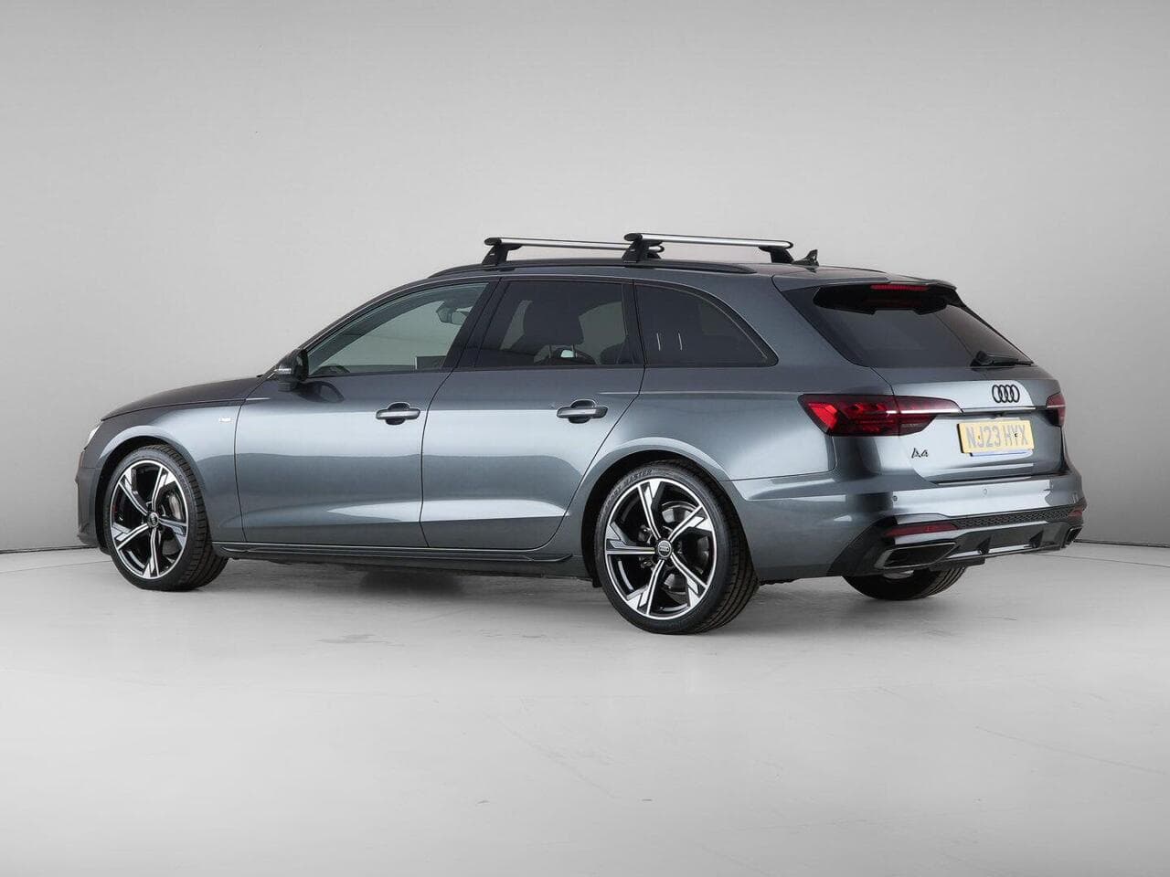 Audi A4 Avant thumbnail Side Left