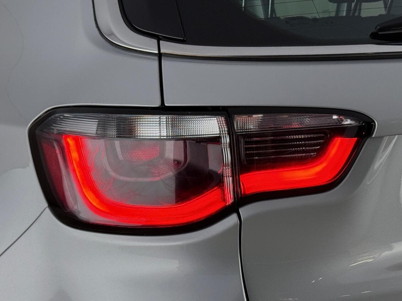 Jeep Compass thumbnail Lights Rear