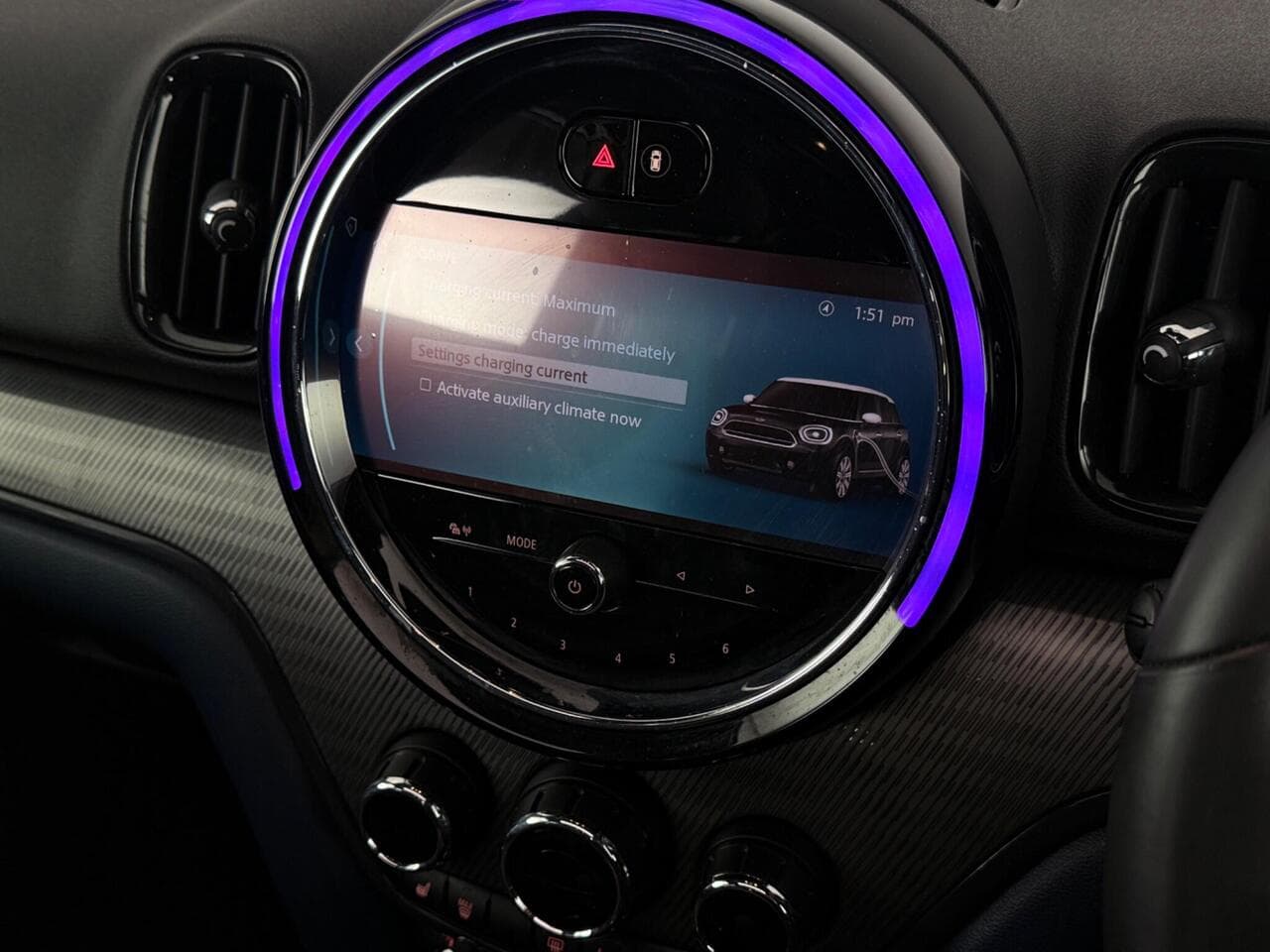 MINI Countryman thumbnail Infotainment System