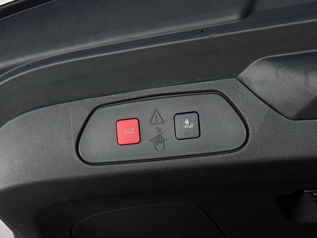 Vauxhall Grandland thumbnail Misc Controls