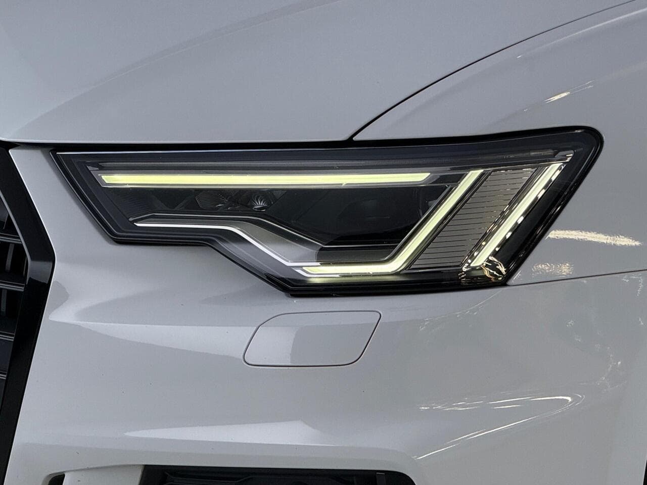 Audi A6 Avant thumbnail Lights Front