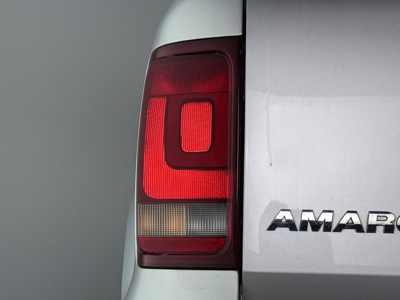 Volkswagen Amarok thumbnail Lights Rear