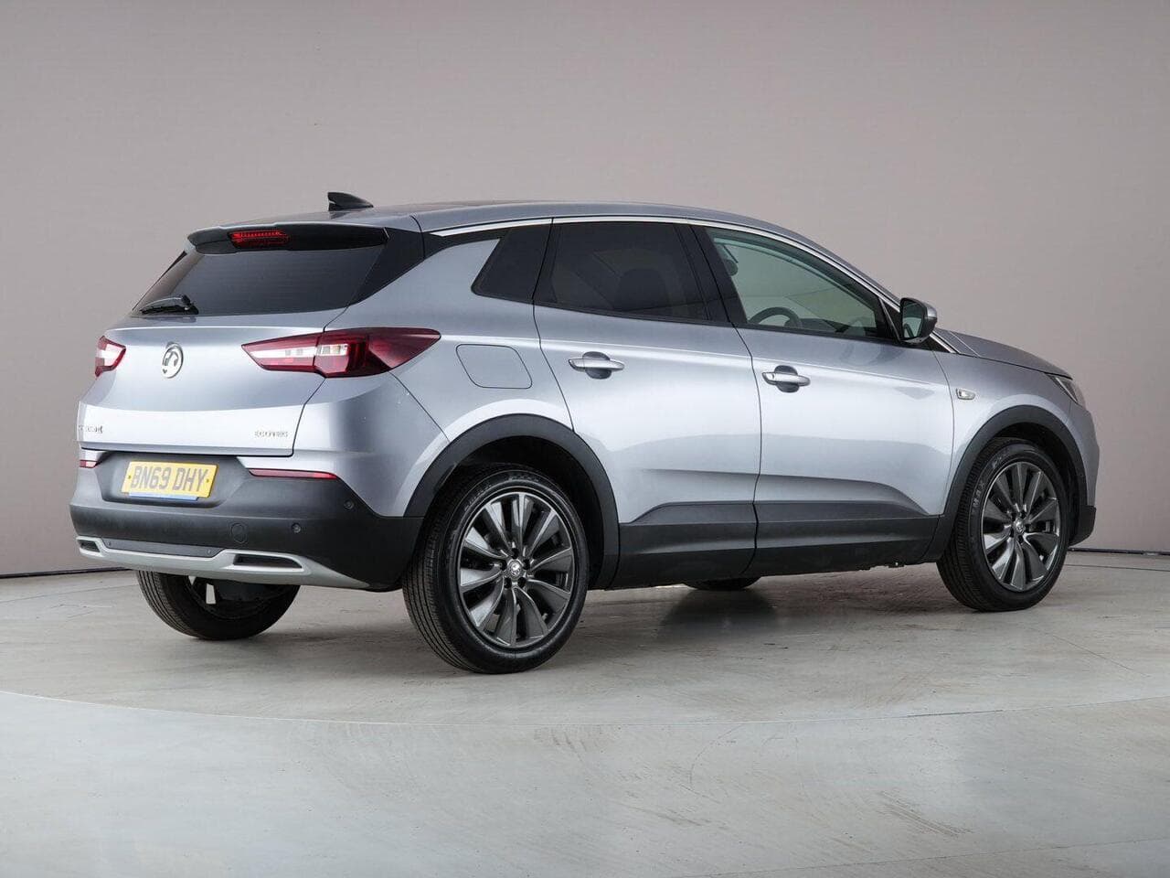 Vauxhall Grandland X thumbnail Rear Right