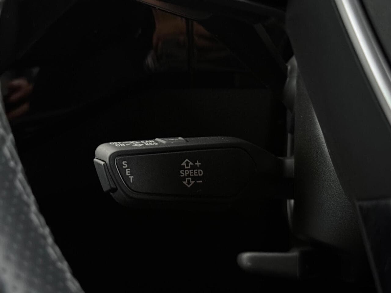 Audi e-tron thumbnail Misc Controls