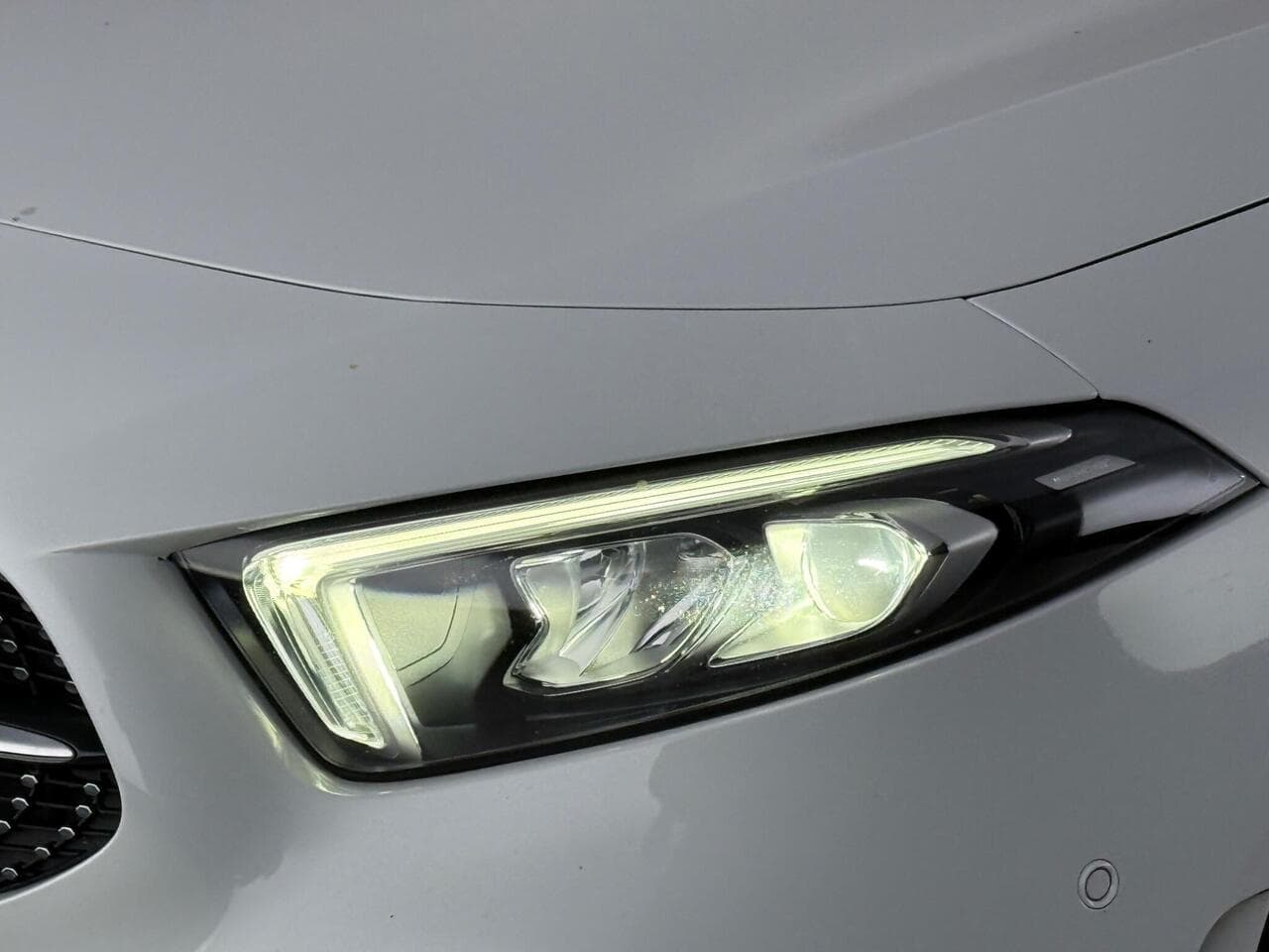 Mercedes-Benz A Class thumbnail Lights Front
