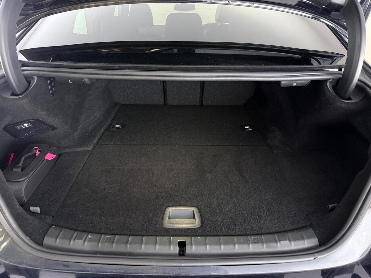 BMW 5 Series thumbnail Boot