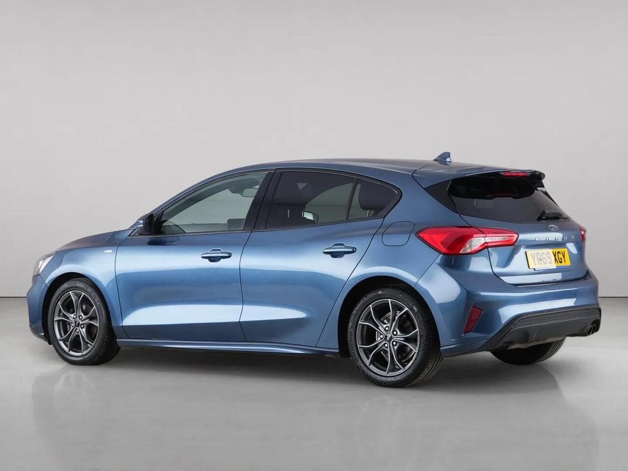 Ford Focus thumbnail Side Left