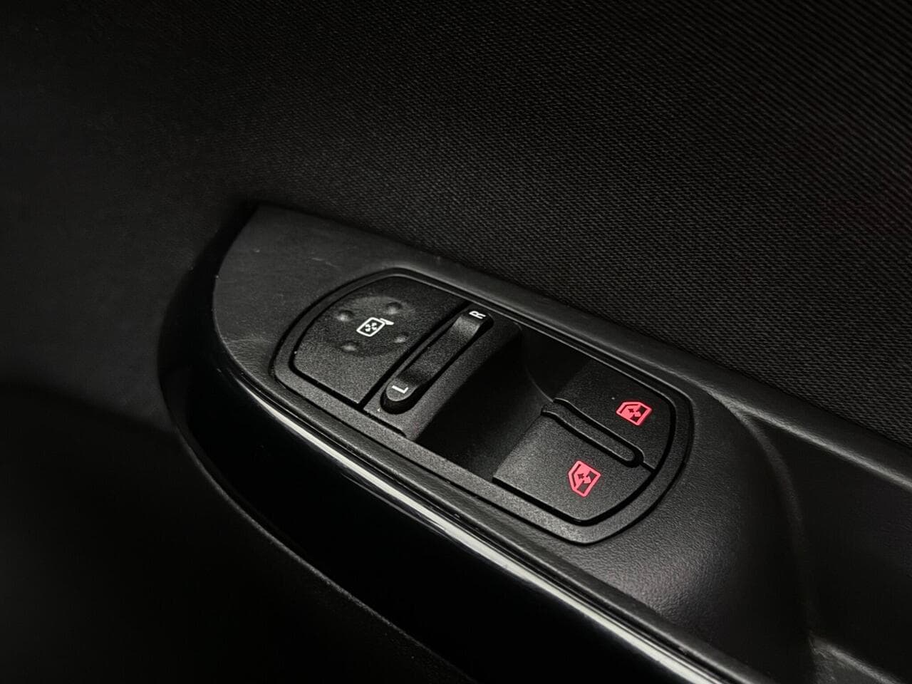 Vauxhall Corsa thumbnail Misc Controls
