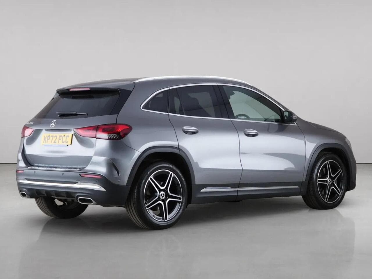 Mercedes-Benz GLA thumbnail Rear Right