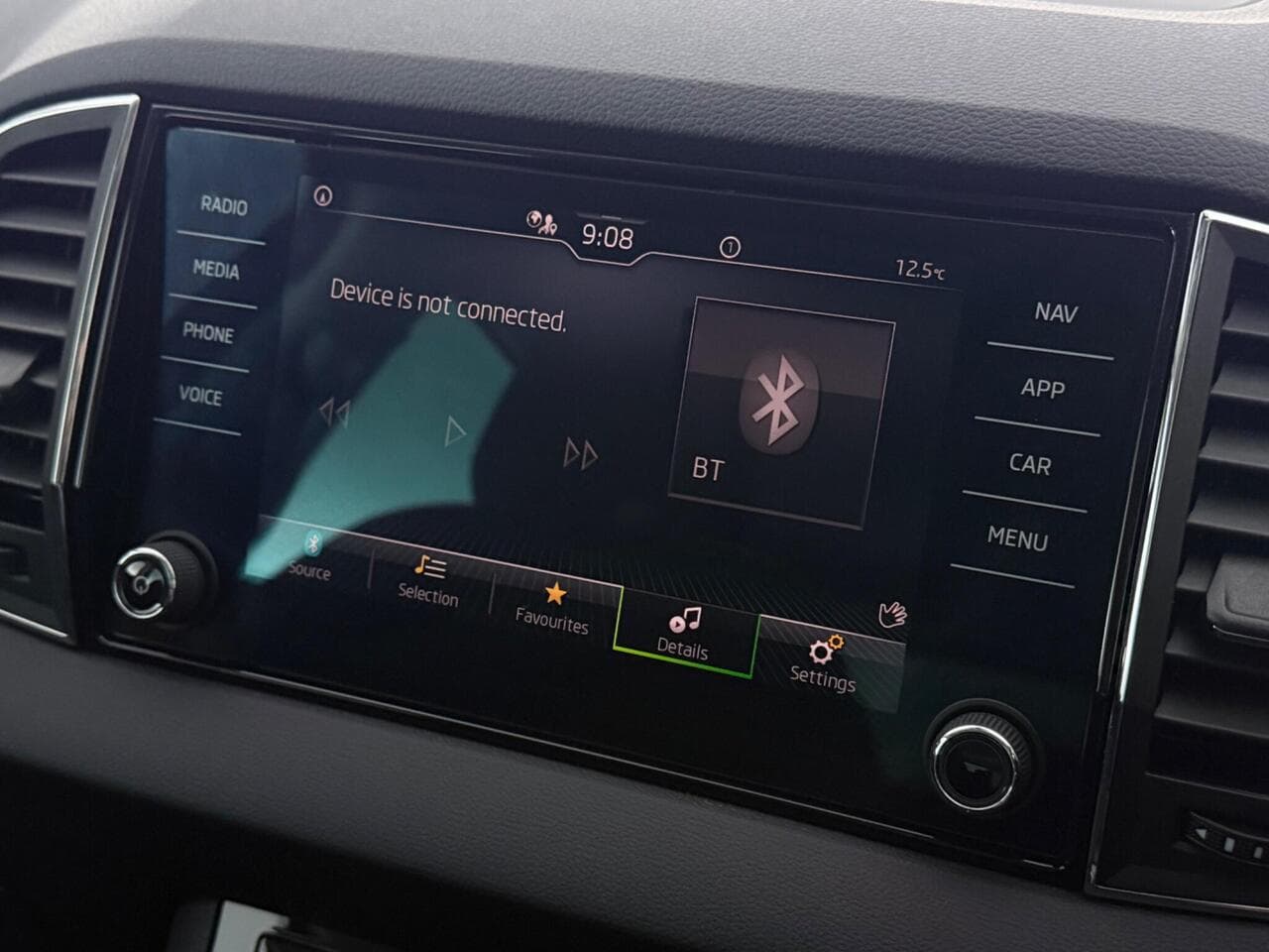 Skoda Karoq thumbnail Infotainment System