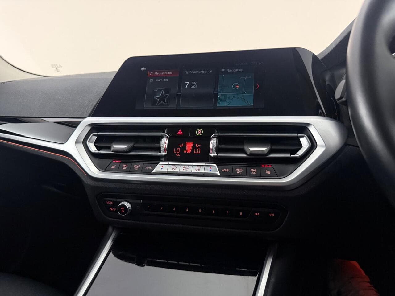 BMW 3 Series thumbnail Infotainment System