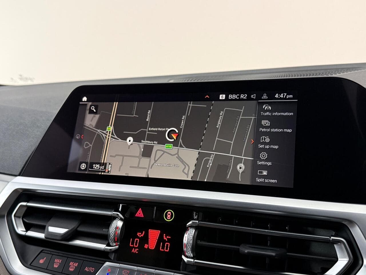 BMW 3 Series thumbnail Infotainment System