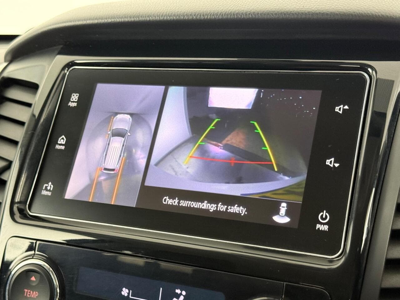 Mitsubishi Shogun Sport thumbnail Infotainment System