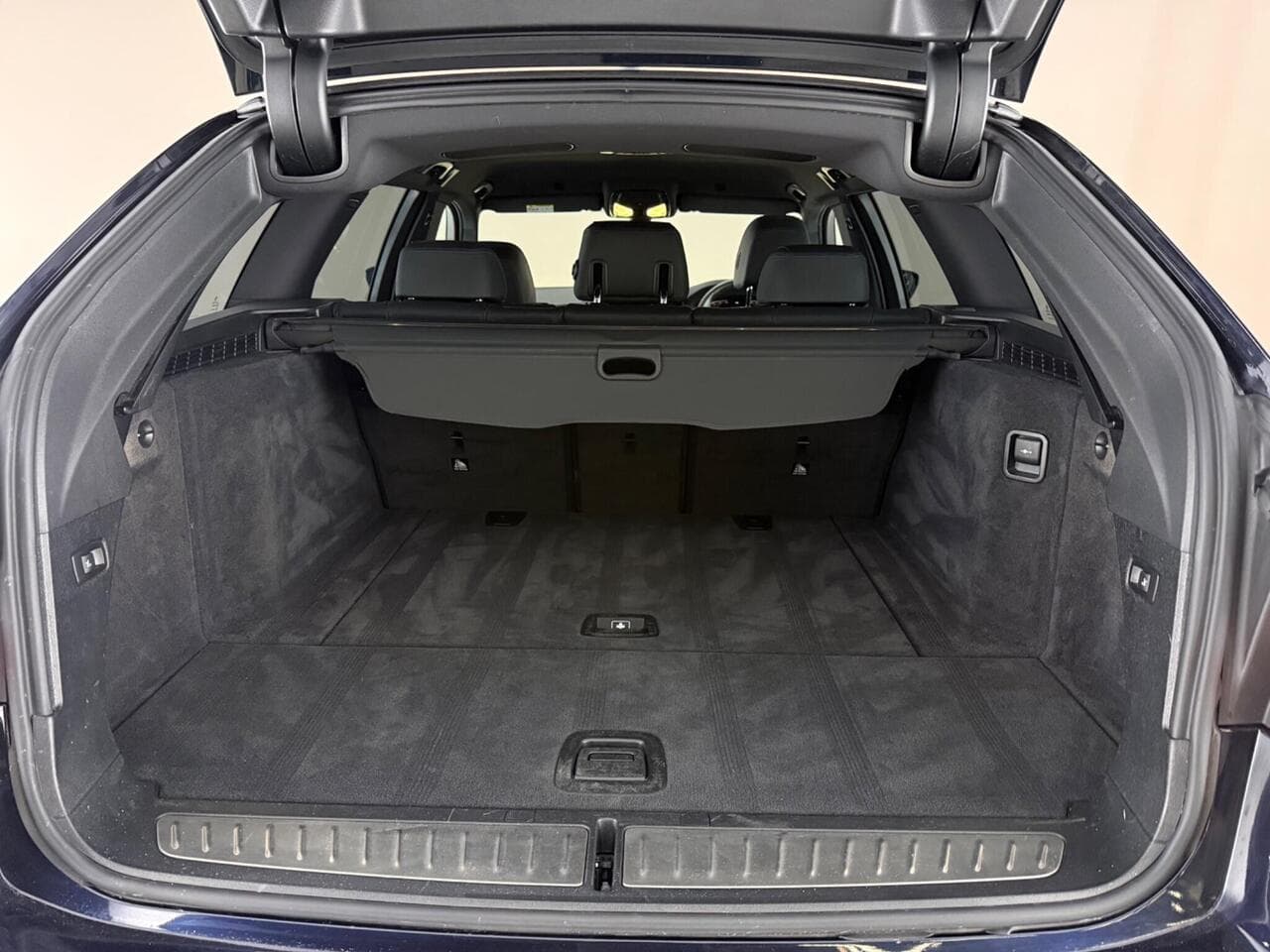 BMW 5 Series thumbnail Boot