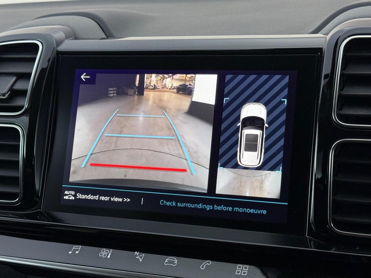 Citroen C5 Aircross thumbnail Infotainment System