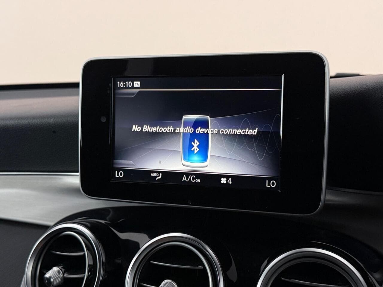 Mercedes-Benz GLC thumbnail Infotainment System