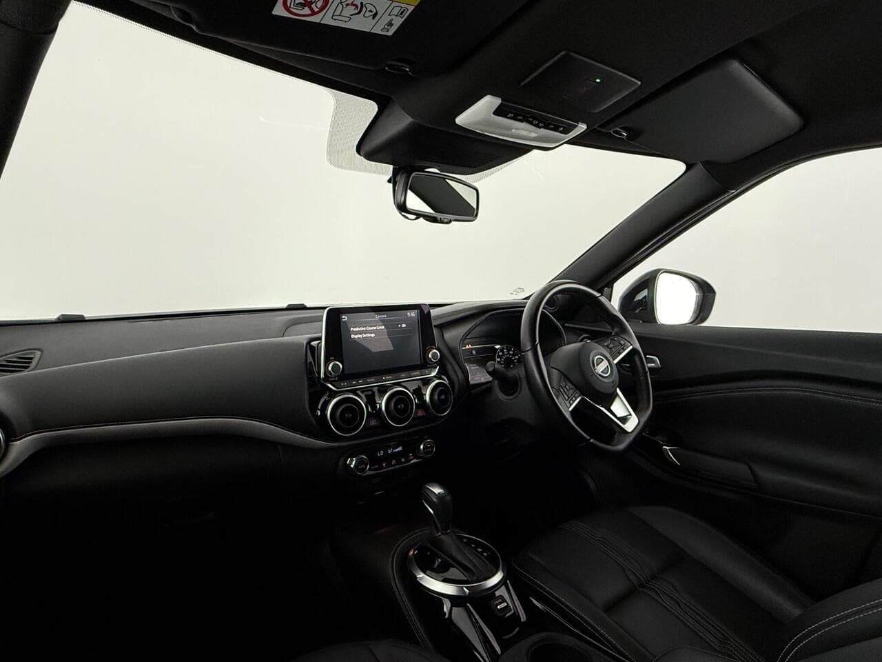 Nissan Juke thumbnail Interior Front