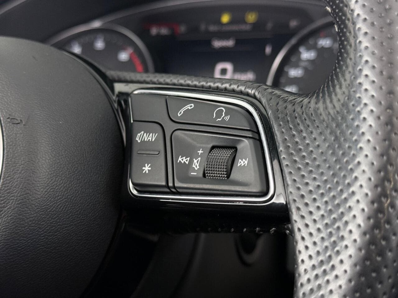 Audi A5 Cabriolet thumbnail Misc Controls