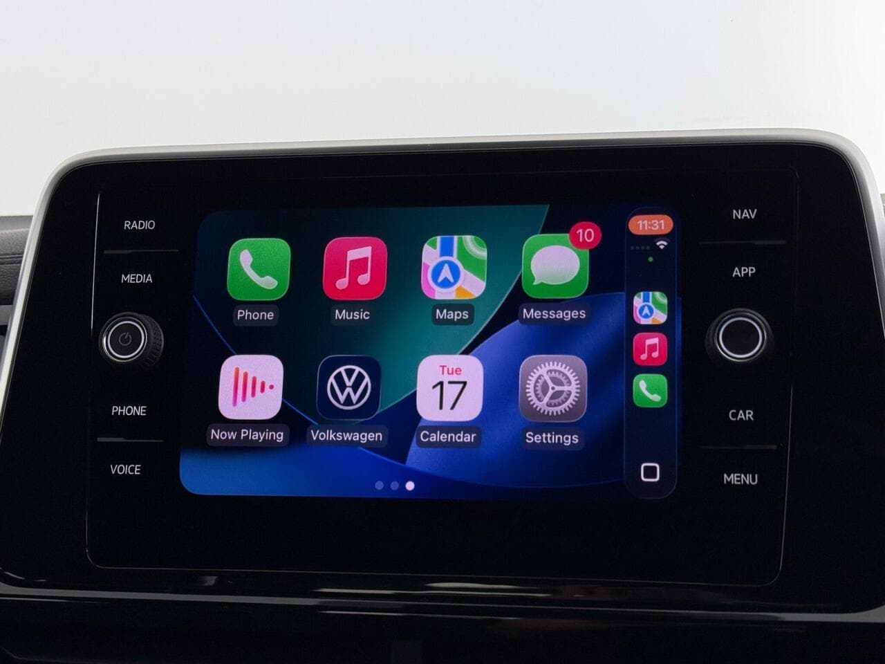 Volkswagen T-Roc thumbnail Infotainment System