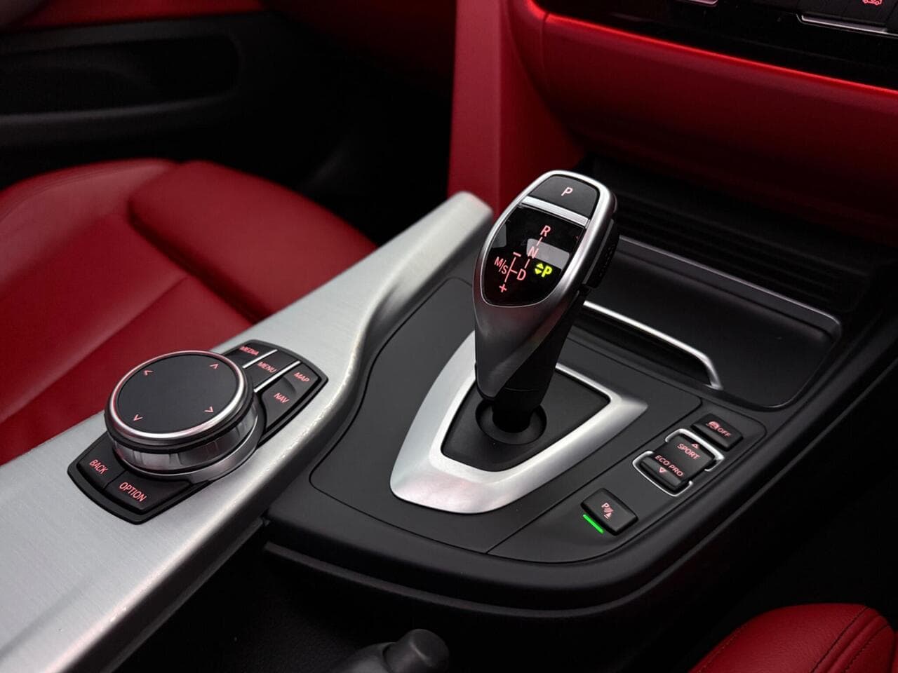 BMW 4 Series Gran Coupe thumbnail Interior Front