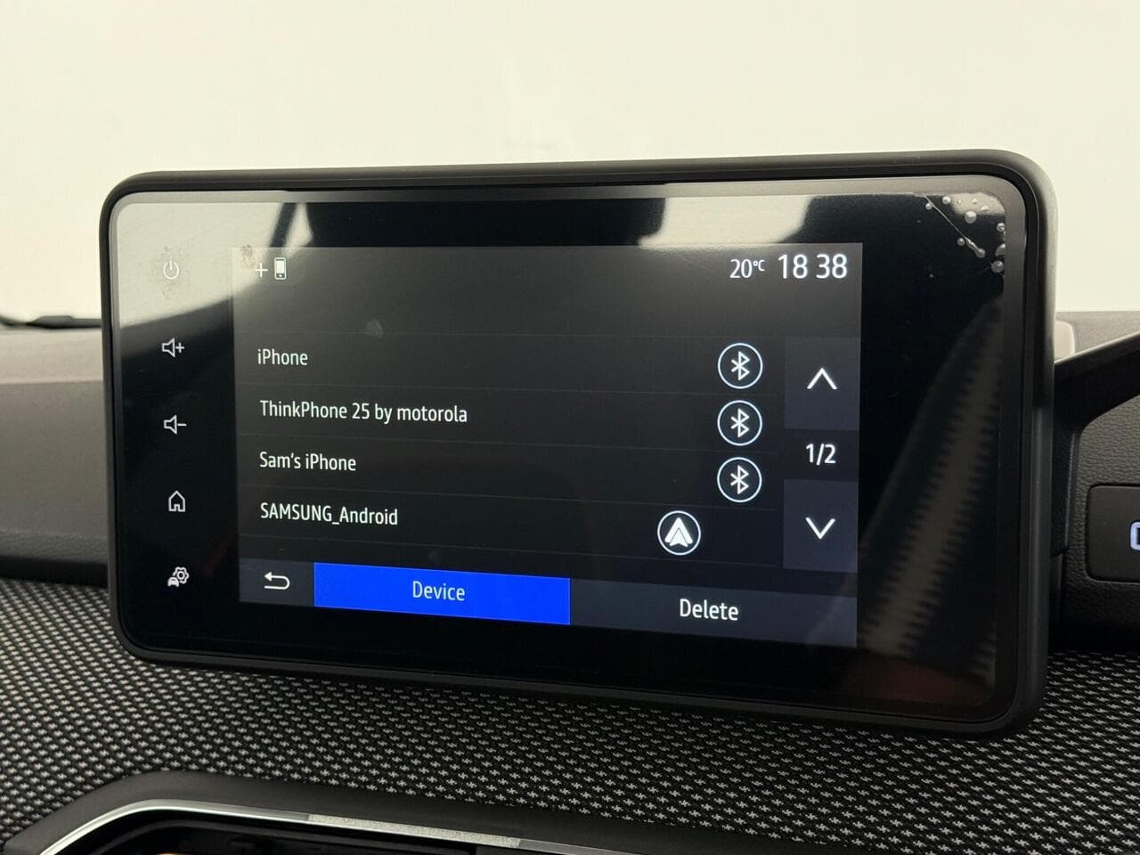 Dacia Sandero Stepway thumbnail Infotainment System