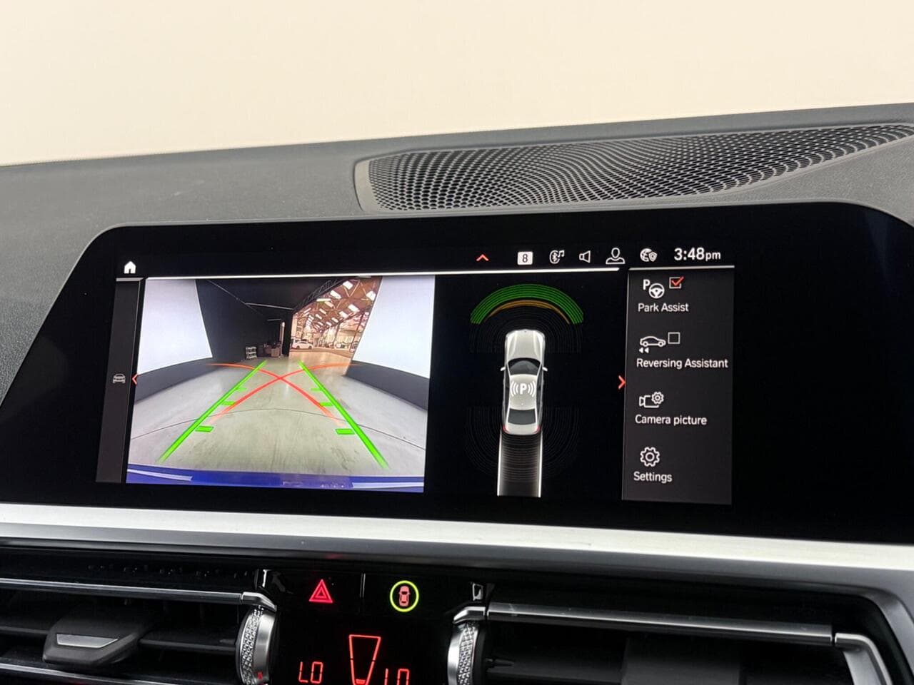 BMW 3 Series thumbnail Infotainment System
