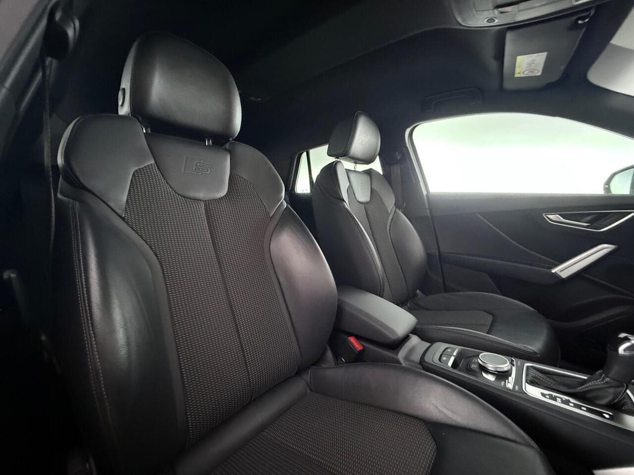 Audi Q2 thumbnail Seat Driver
