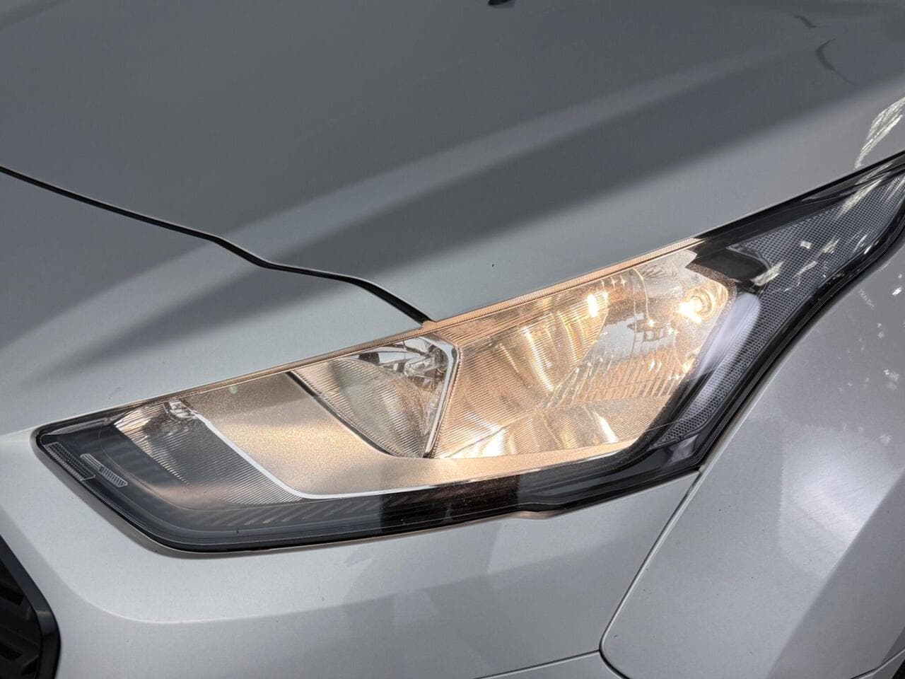 Ford Transit Connect thumbnail Lights Front