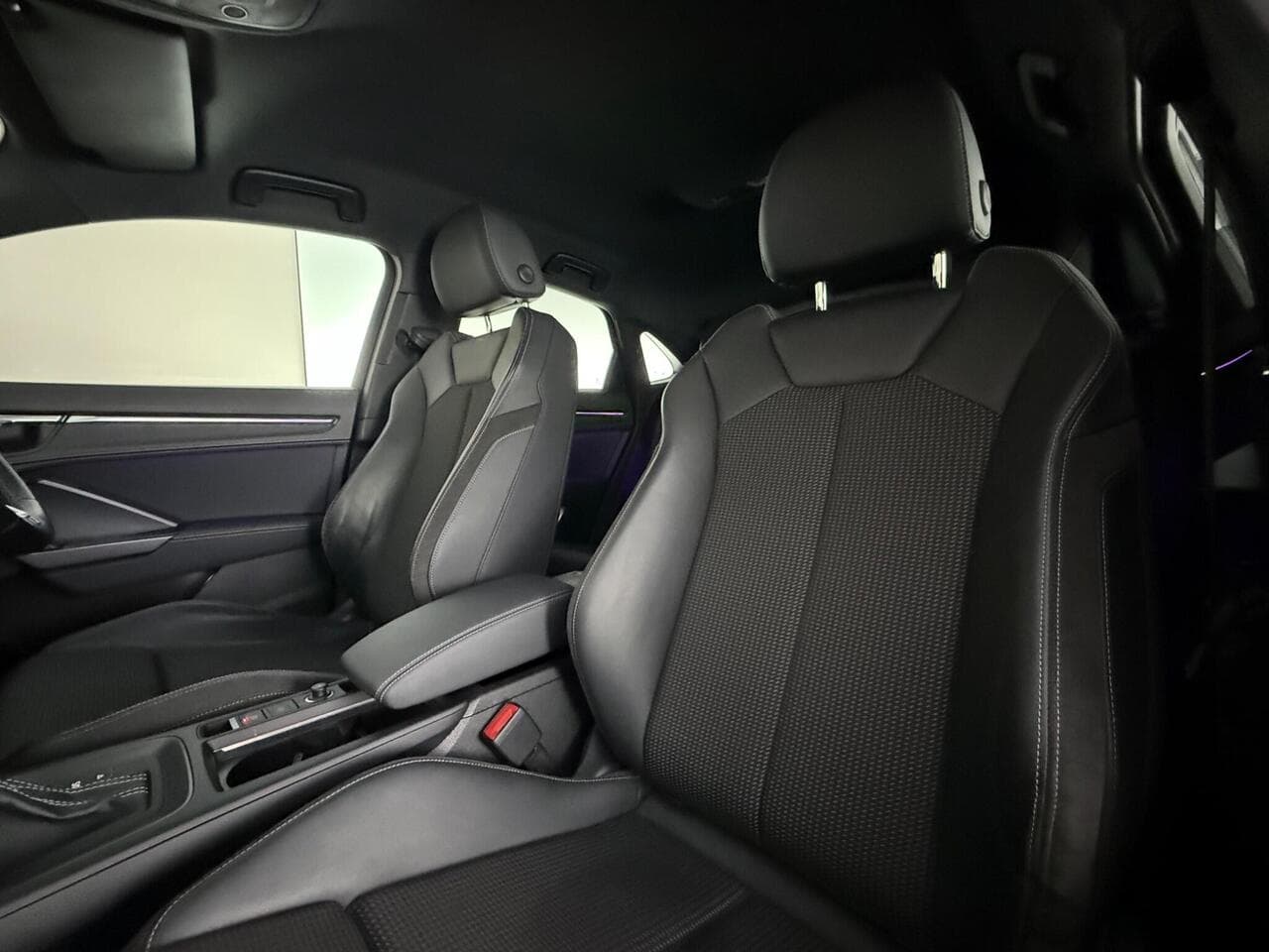 Audi Q3 thumbnail Seat Front Passenger