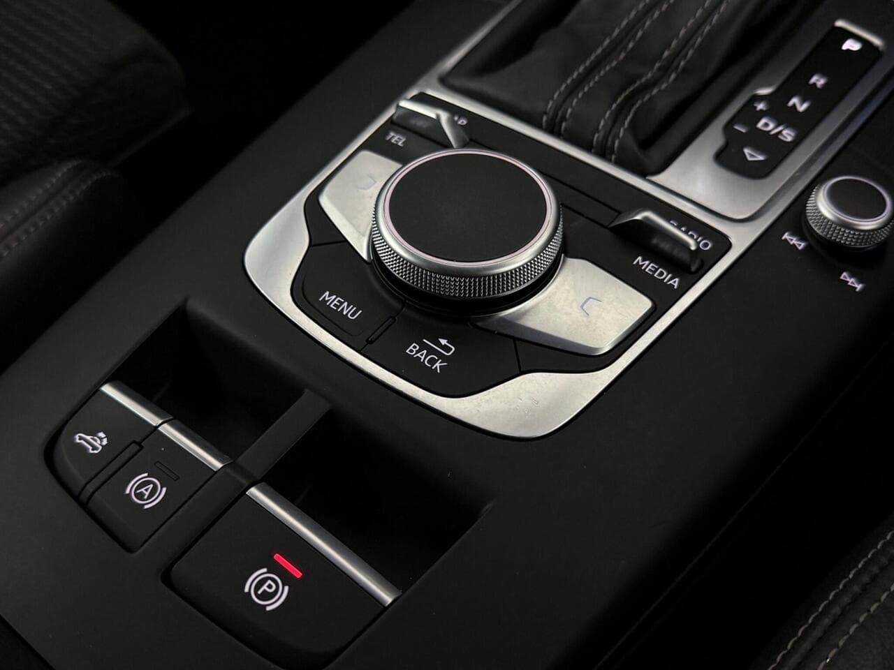 Audi A3 Cabriolet thumbnail Interior Front