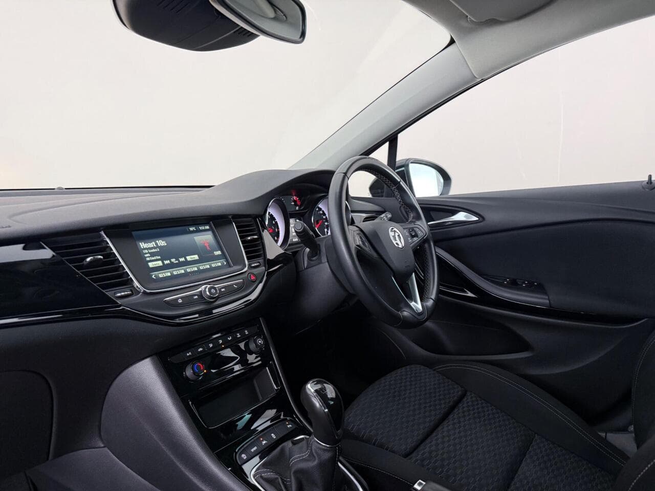 Vauxhall Astra thumbnail Interior Front