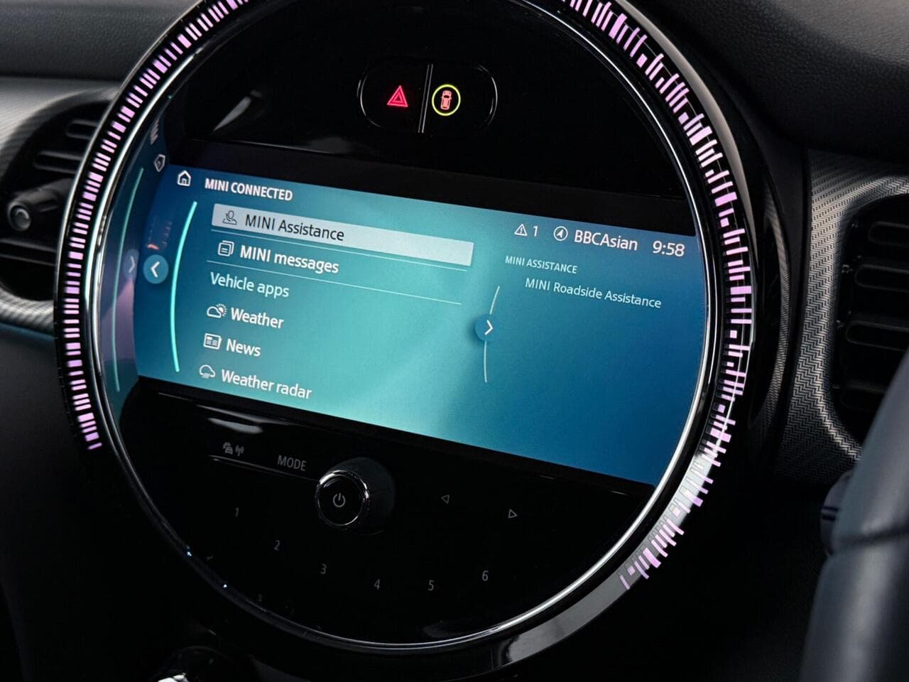MINI Hatch thumbnail Infotainment System