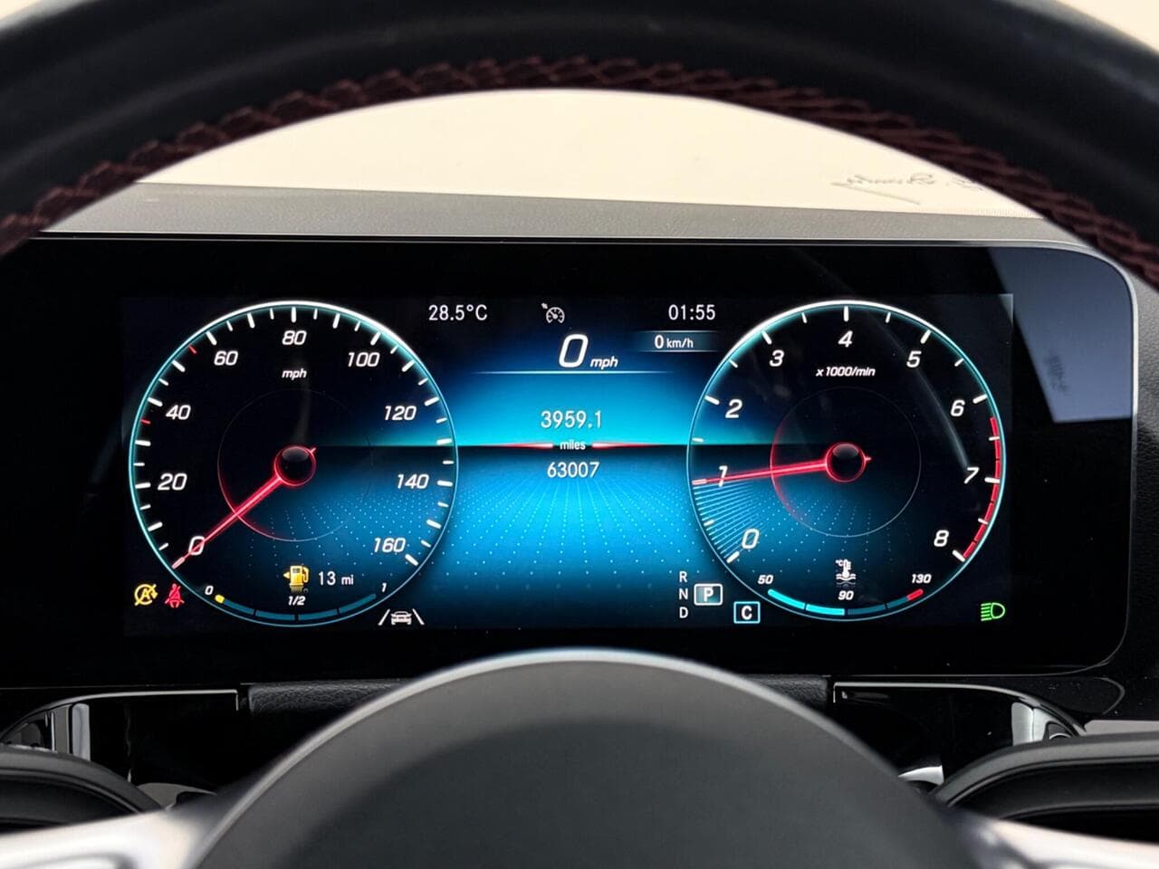 Mercedes-Benz GLA thumbnail Driver Instruments
